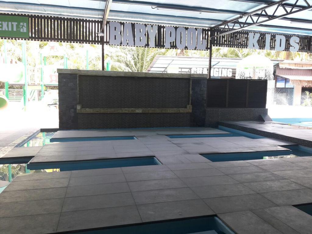 Hotel Hs Farm Waterpark Muar Exterior foto
