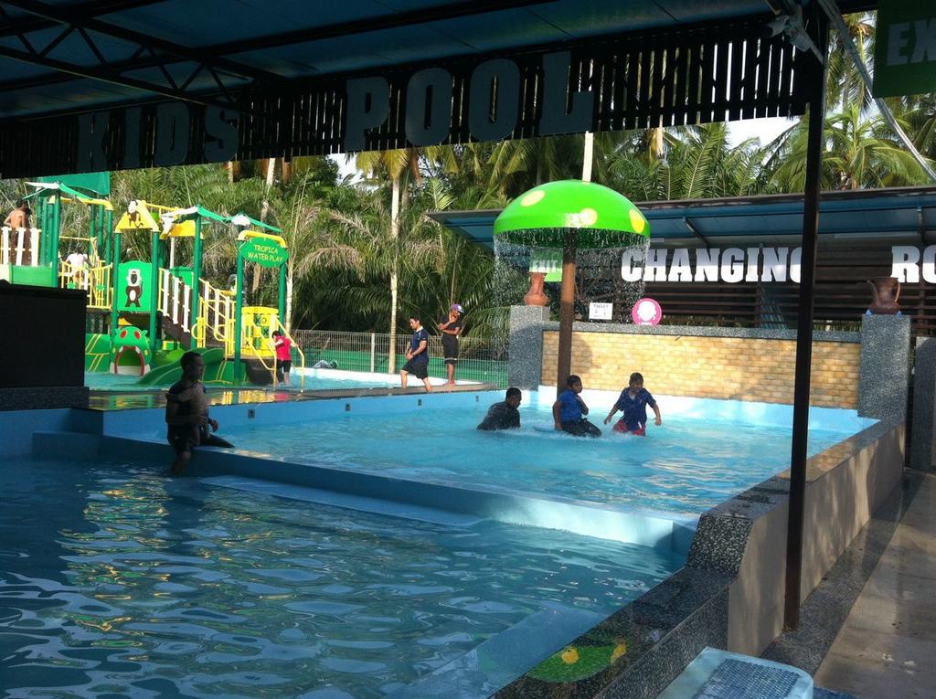 Hotel Hs Farm Waterpark Muar Exterior foto